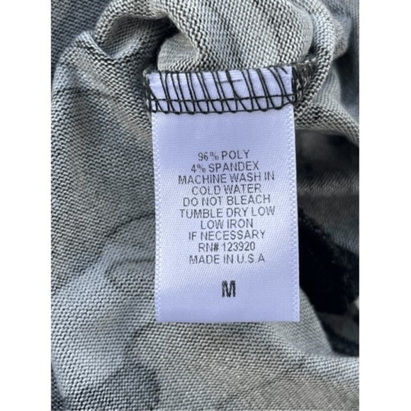 LAmade Camo Print V-Neck Top Casual Everyday Relaxed Fit Green Size M - Picture 3 of 6